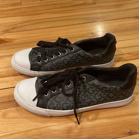 Guess black logo white sidewall/bumper silver logo tan lace up sneakers Size 8.5 - Picture 2 of 7